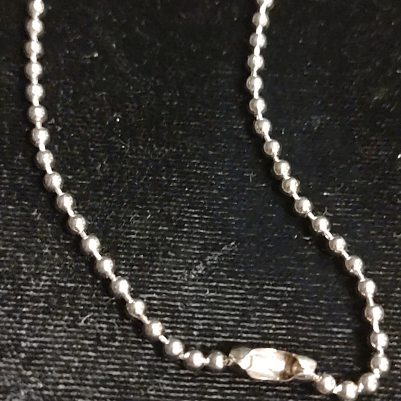 Show off your team spirit with this Boston Red Sox pendant from The Boston Globe - Picture 3 of 8